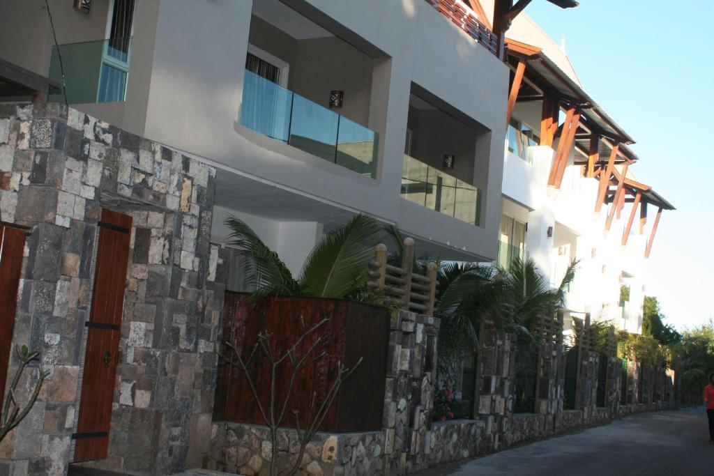 Dodola Lodge Pereybere Beach Bagian luar foto